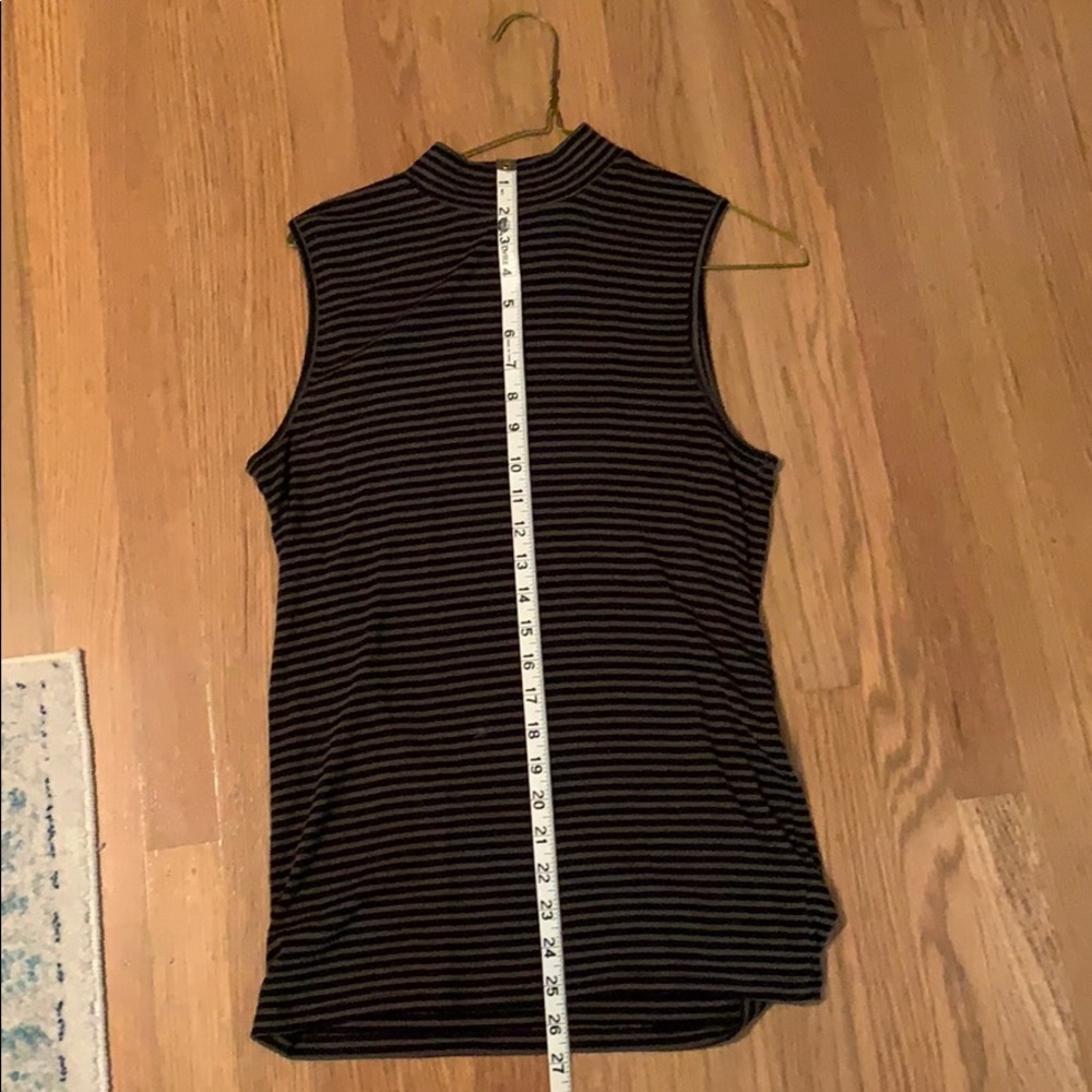 Mock neck ribbed modern green stripe tank. Medium - Picture 8 of 8